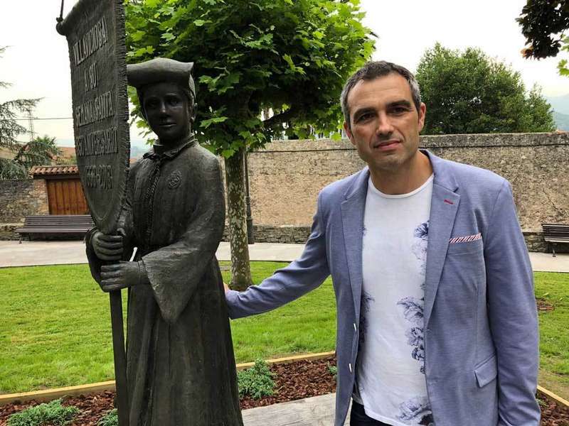 escultura-cofrad&iacute;a-villaviciosa